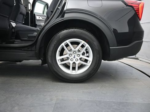 New 2026 Ford Explorer Active RWD image 21