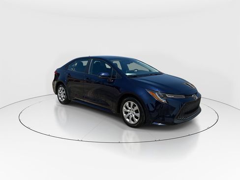 Used 2021 Toyota Corolla LE FWD image 2