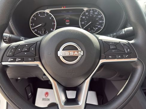 Used 2025 Nissan Sentra SV FWD image 12