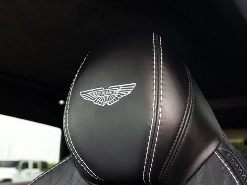 Used 2022 Aston Martin DBX AWD/4WD image 24