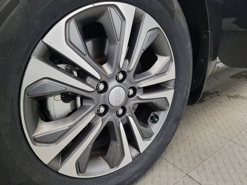 Used 2020 Kia Sedona SX image 31