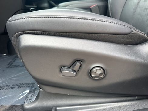 New 2026 Chrysler Pacifica Select image 13