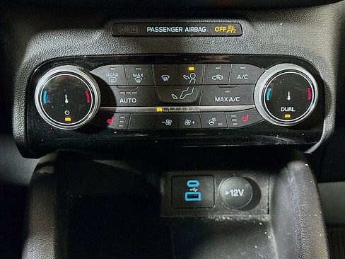 Used 2022 Ford Escape SE w/ SE Sport Appearance Package image 17