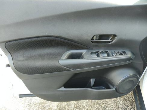 Used 2022 Nissan Kicks S FWD image 31