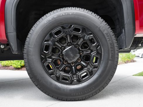 Used 2021 GMC Sierra 2500 AT4 w/ AT4 Premium Plus Package AWD/4WD image 31