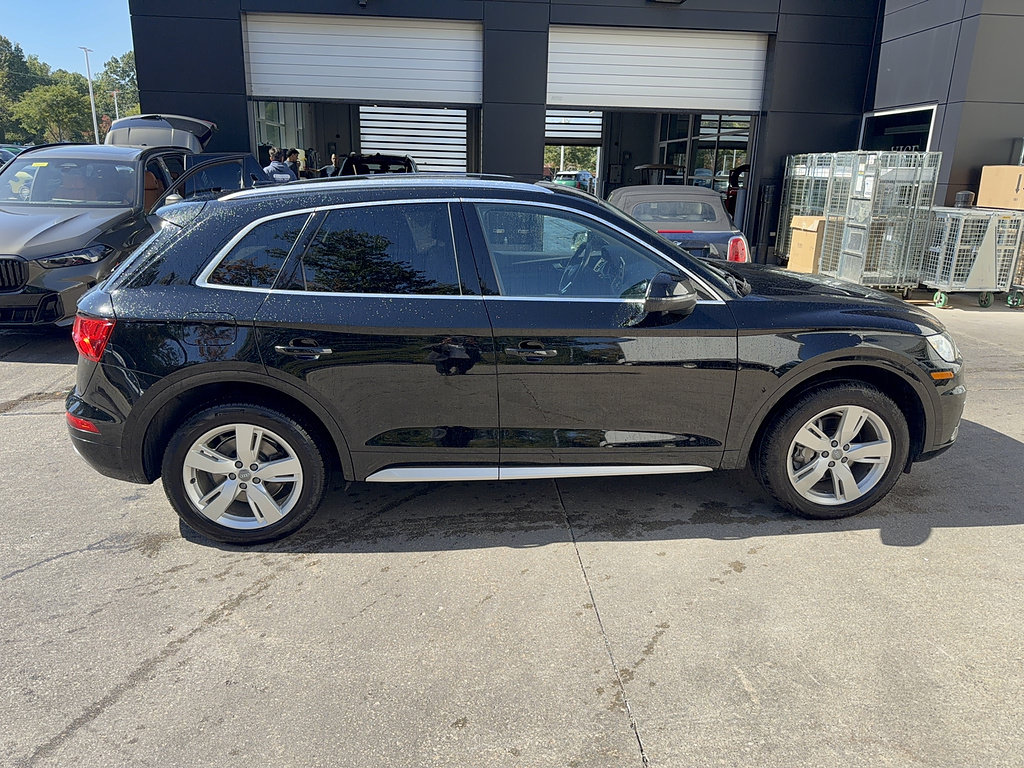 Used 2019 Audi Q5 2.0T Premium Plus w/ Premium Plus Package AWD/4WD image 4