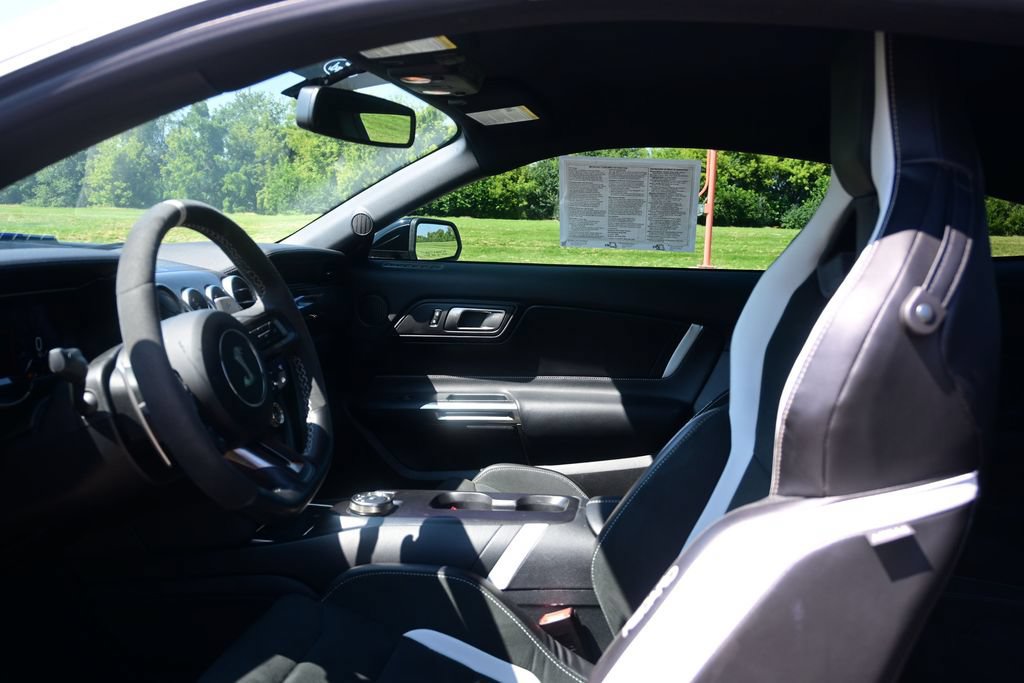 Used 2022 Ford Mustang Shelby GT500 w/ Technology Package RWD image 17