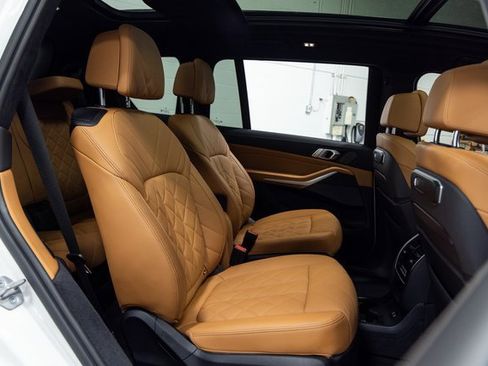 Used 2023 BMW X7 xDrive40i w/ M Sport Package image 25