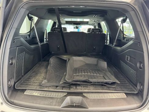 Used 2022 Chevrolet Suburban RST AWD/4WD image 40