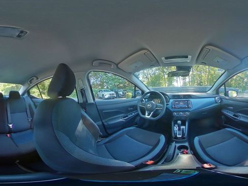 Used 2025 Nissan Versa SV FWD image 40