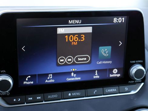 Used 2025 Nissan Sentra SV FWD image 27
