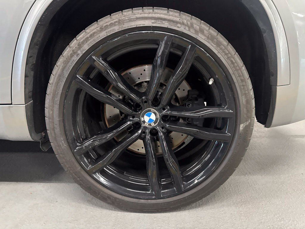 Used 2017 BMW X5 M w/ Executive Package AWD/4WD image 4