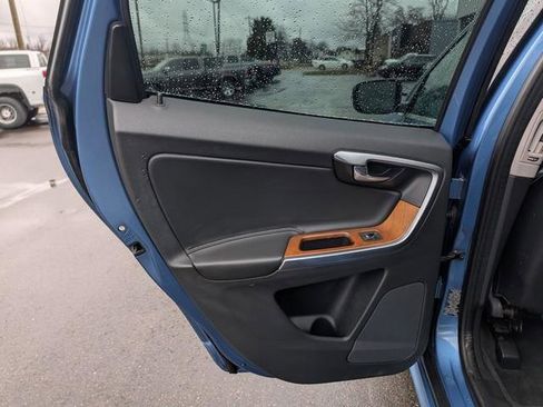 Used 2017 Volvo XC60 T6 Inscription w/ Preferred Option Package image 17