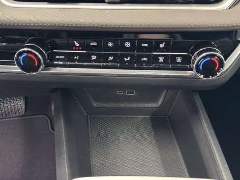 New 2026 Chevrolet Equinox LT AWD/4WD image 21