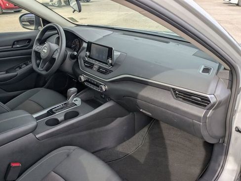 Used 2024 Nissan Altima 2.5 S image 32