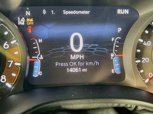 Used 2022 Jeep Compass Trailhawk w/ Sun and Sound Group AWD/4WD image 12