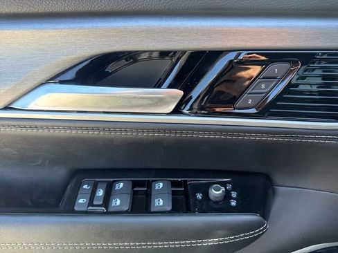 New 2026 Jeep Grand Wagoneer L Limited AWD/4WD image 9