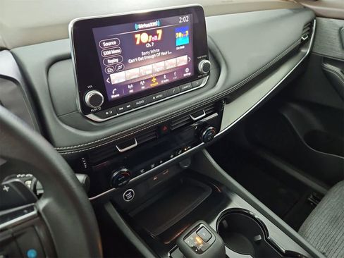 Used 2021 Nissan Rogue SV image 27