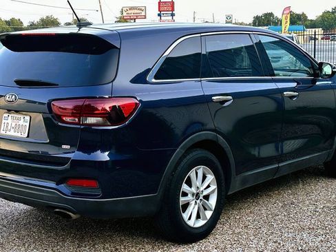 Used 2019 Kia Sorento FWD image 8