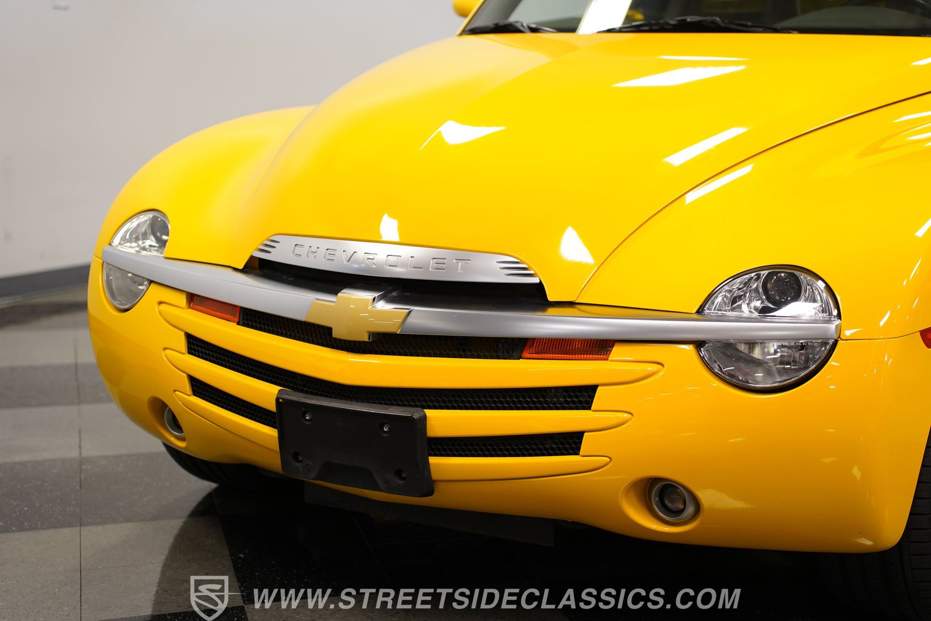 Used 2004 Chevrolet SSR w/ Preferred Equipment Group RWD image 20