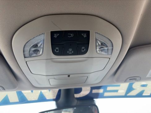 Used 2023 Chrysler Voyager LX FWD image 22