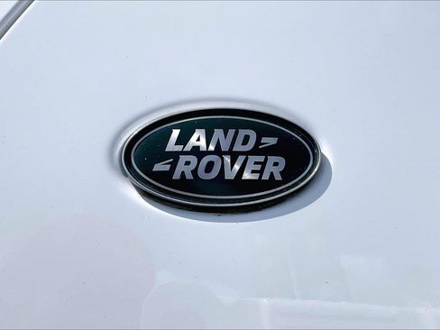 Certified 2025 Land Rover Discovery S AWD/4WD image 9