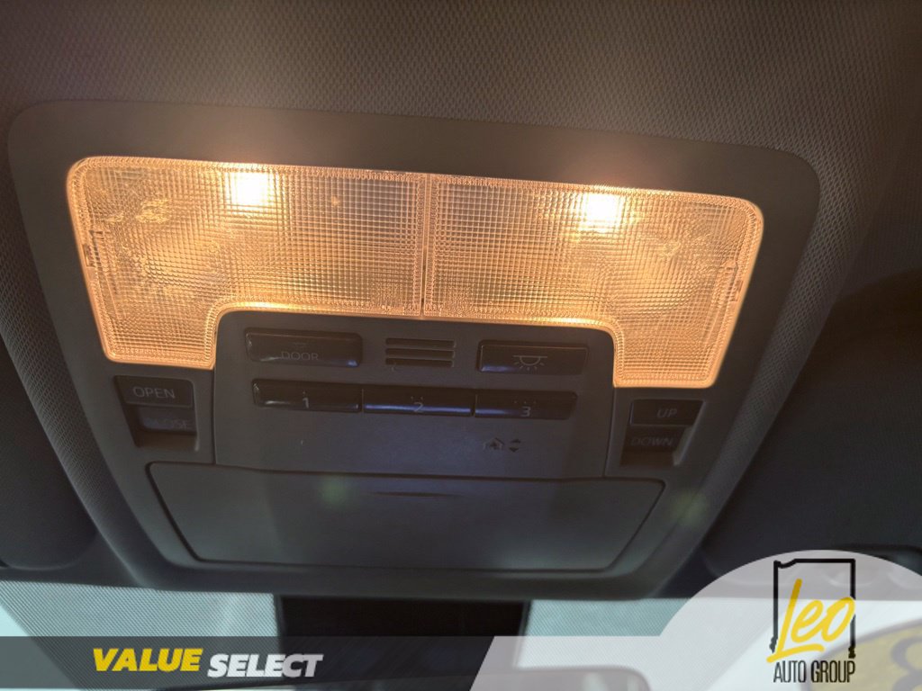 Used 2018 Toyota Highlander XLE AWD/4WD image 21
