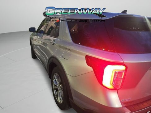 Used 2023 Ford Explorer XLT w/ Equipment Group 202A RWD image 7