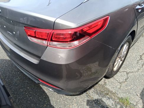 Used 2017 Kia Optima LX FWD image 8