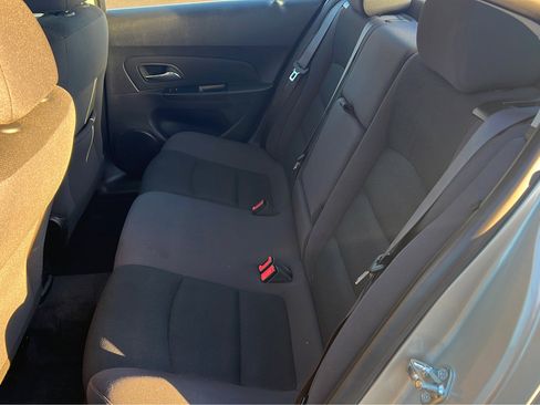 Used 2015 Chevrolet Cruze LT image 13