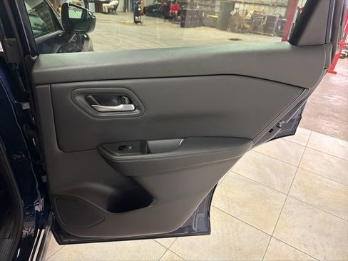 Used 2025 Nissan Rogue SV image 19