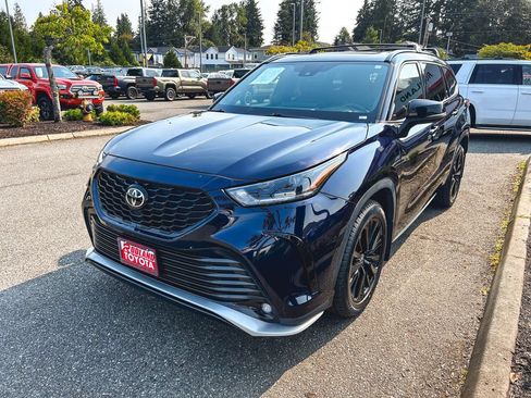 Used 2023 Toyota Highlander XSE AWD/4WD image 4