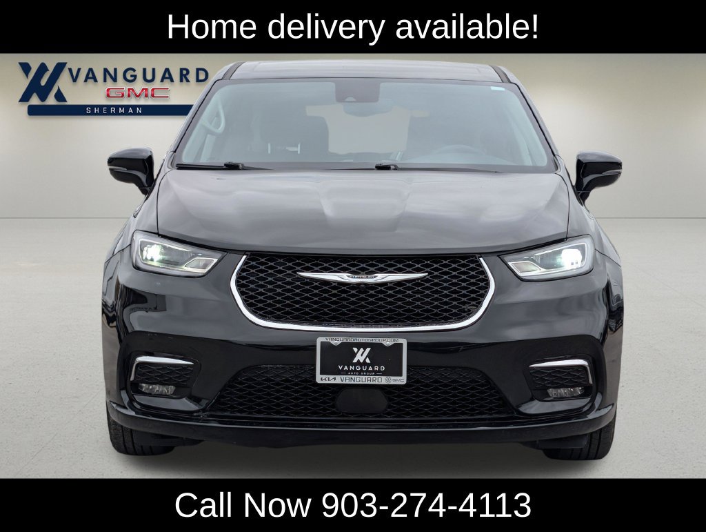Used 2024 Chrysler Pacifica Touring-L FWD image 2