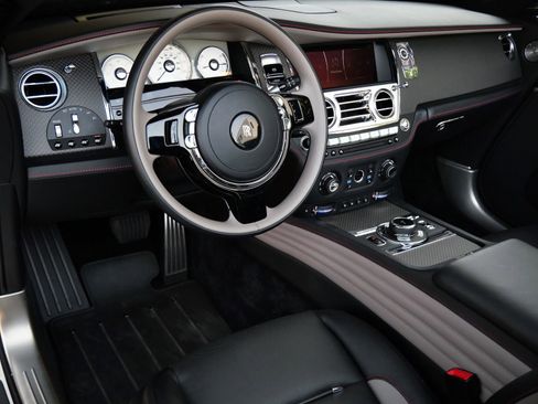 Certified 2021 Rolls-Royce Dawn RWD image 29