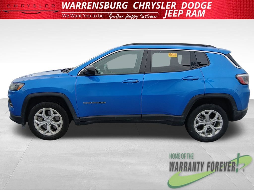 Used 2024 Jeep Compass Latitude AWD/4WD image 7