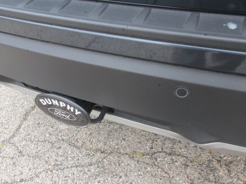 Used 2023 Ford Explorer XLT w/ Equipment Group 202A AWD/4WD image 22