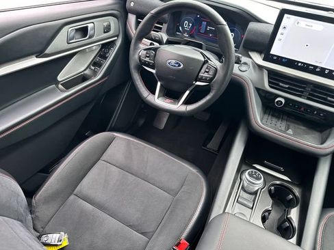 Used 2025 Ford Explorer ST AWD/4WD image 25