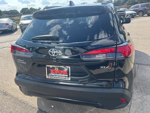Used 2026 Toyota Corolla Cross XLE FWD image 5