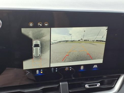Used 2025 Chevrolet Equinox LT w/ Convenience Package II FWD image 18