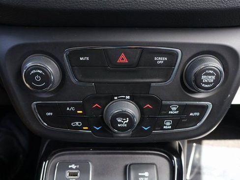 Used 2019 Jeep Compass Limited image 24