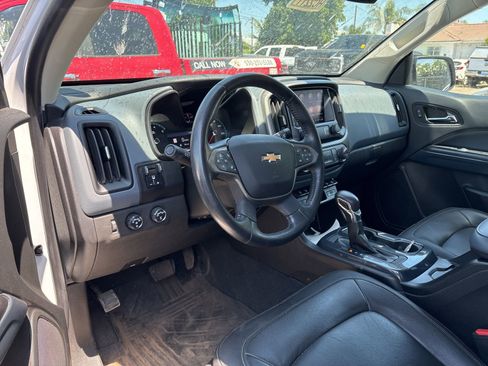 Used 2022 Chevrolet Colorado Z71 w/ Safety Package AWD/4WD image 5