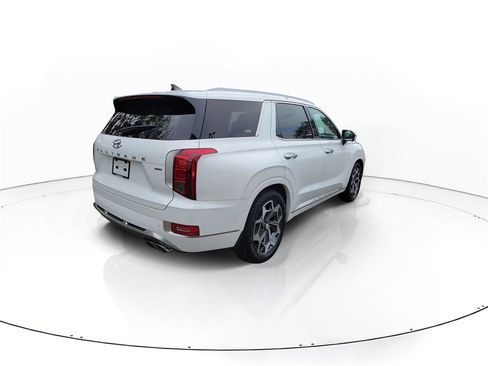 Used 2022 Hyundai Palisade Calligraphy image 3