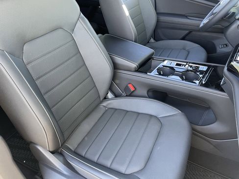 New 2026 Volkswagen Atlas Cross Sport SEL R-Line image 7