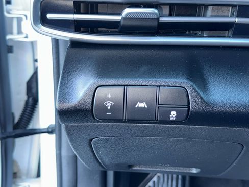 Used 2022 Hyundai Elantra SEL w/ Preferred Accessory Package FWD image 25