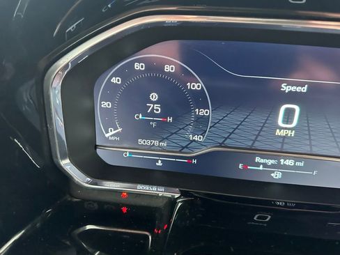 Used 2023 GMC Sierra 1500 SLT image 11