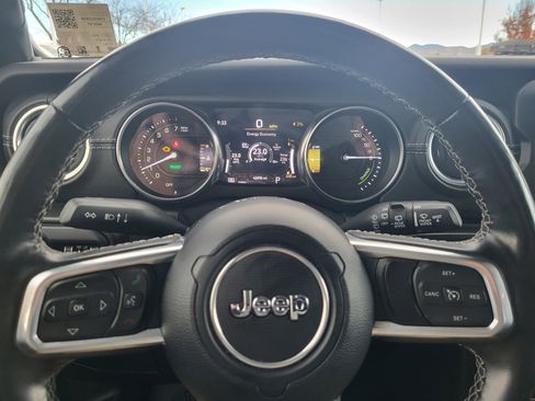 Used 2021 Jeep Wrangler Unlimited Sahara w/ Cold Weather Group image 10