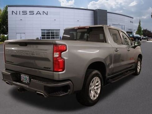 Used 2022 Chevrolet Silverado 1500 RST image 2