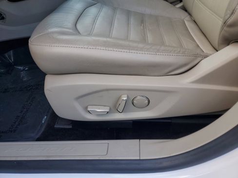 Used 2017 Ford Fusion SE w/ Fusion SE Technology Package image 14