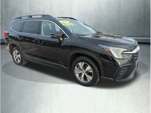 Used 2023 Subaru Ascent Premium w/ Convenience Package image 8