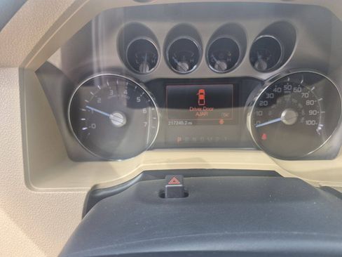Used 2016 Ford F250 XLT AWD/4WD image 15